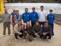 Equipo de bolos de Potes perteneciente a la temporada 2010 con el presidente y los armadores