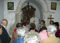 En el interior de la ermita